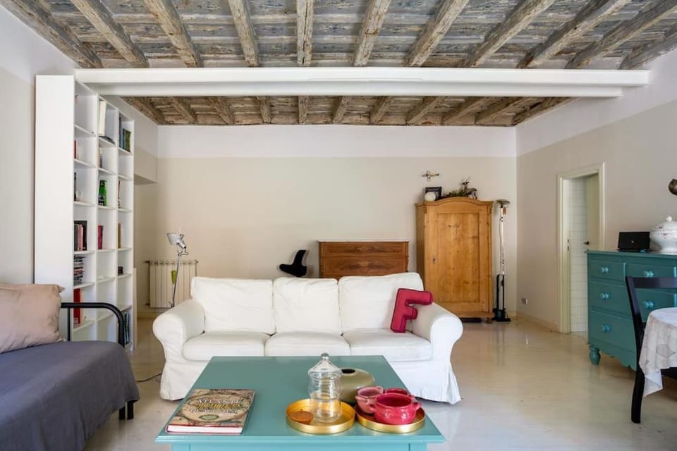 Best Authentic Apartment Monti 5 mins from Colosseum Apartment in Rome