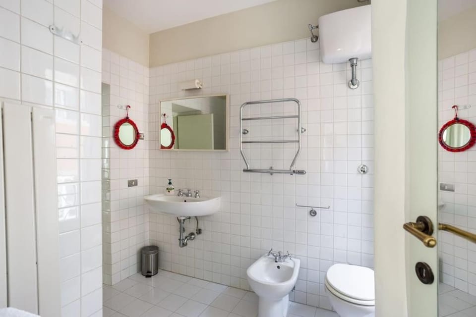 Best Authentic Apartment Monti 5 mins from Colosseum Apartment in Rome
