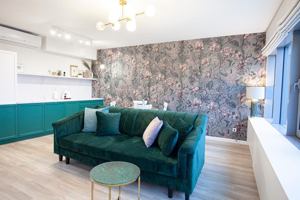 Communal lounge/ TV room, Kitchen or kitchenette, Living room, Photo of the whole room, Seating area, kitchen, air conditioner