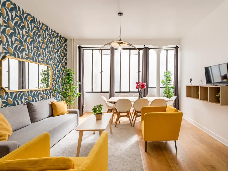 TV and multimedia, Living room, Dining area
