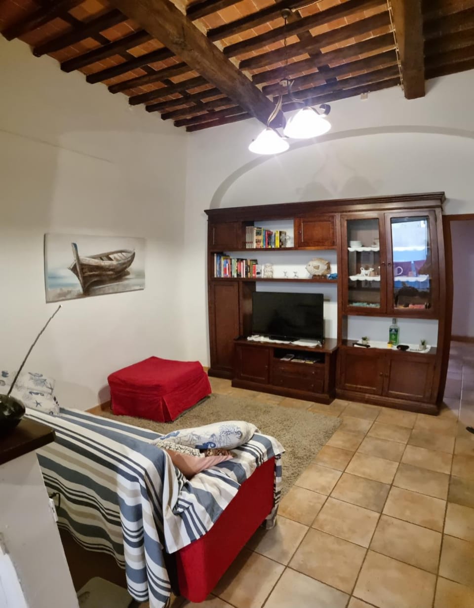 Bed, TV and multimedia, Living room, Photo of the whole room, Seating area