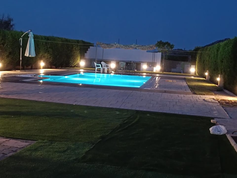 Swimming pool