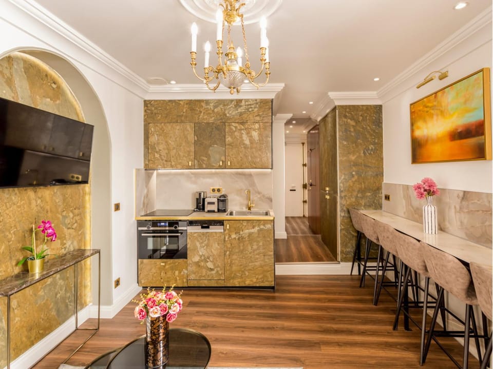 TV and multimedia, Kitchen or kitchenette, Dining area