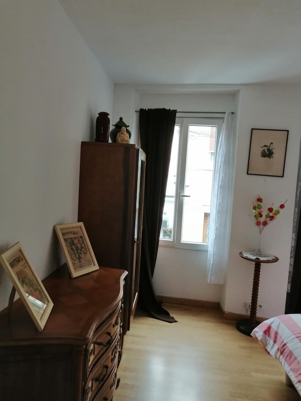 B1 Appartement en centre ville de Courtenay Apartment in Centre-Val de Loire