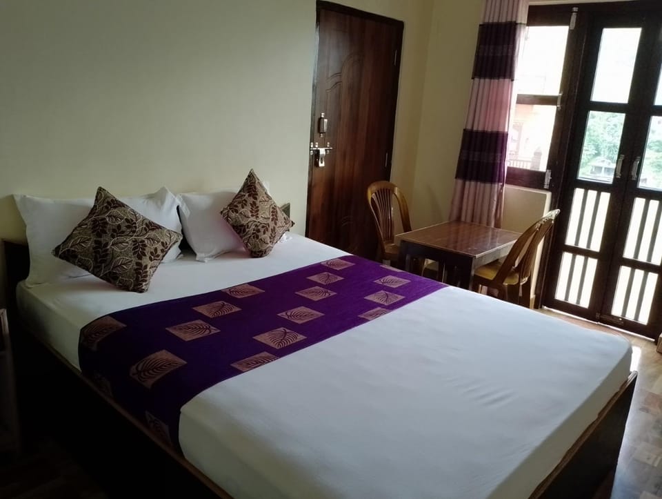 Shower, Toilet, Bed, BBQ facilities, Bathroom, Photo of the whole room, Bedroom, Street view, Breakfast, Asian breakfast, laundry, kitchen
