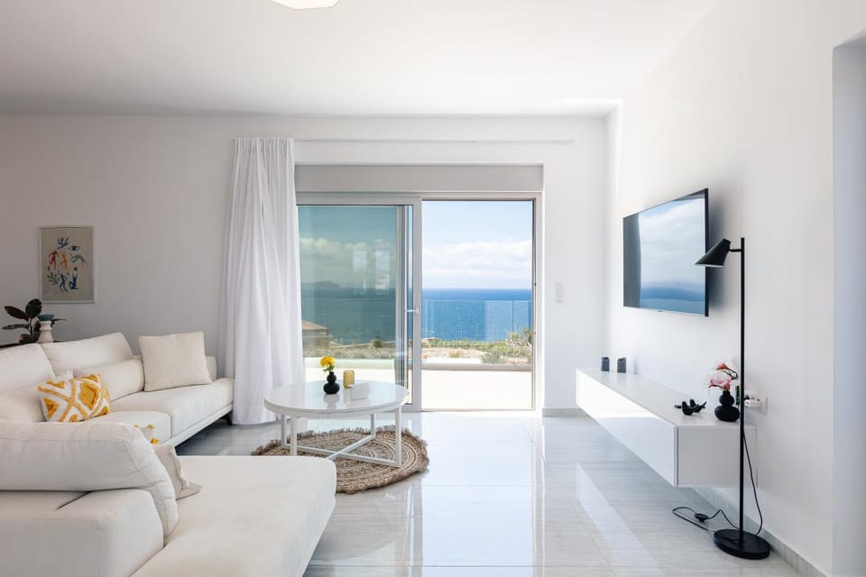 TV and multimedia, Living room, Seating area, Sea view