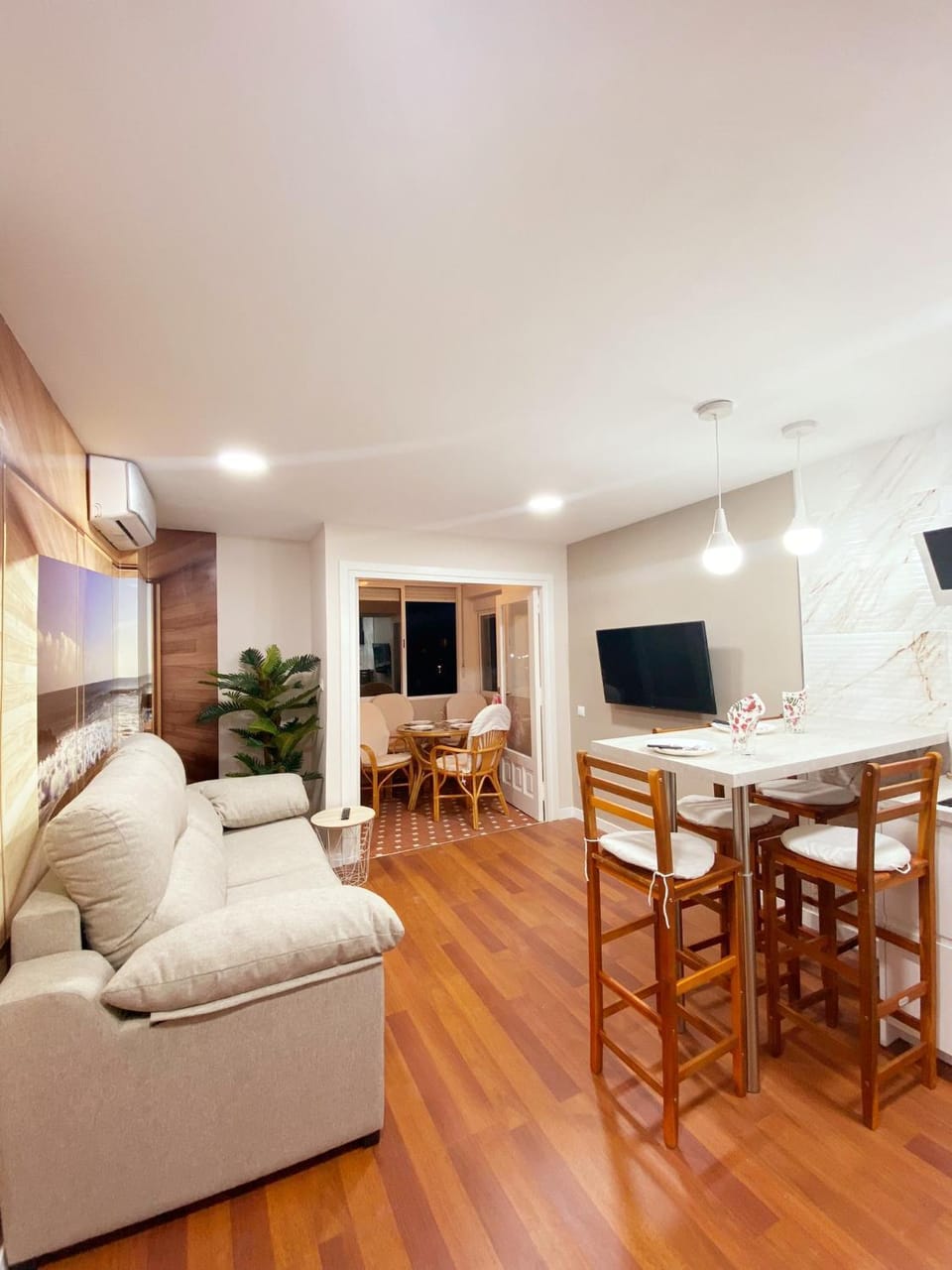 Communal lounge/ TV room