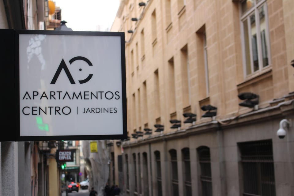 Facade/entrance, Off site, Day, Property logo or sign, Neighbourhood, Lobby or reception, Logo/Certificate/Sign, Text overlay, Street view