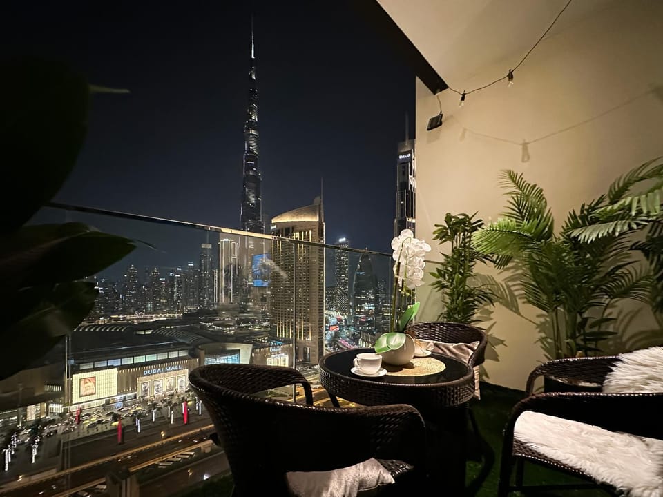 Stylish 2 Bedroom Dior-Inspired Apartment Connected to Dubai Mall Apartment in Dubai