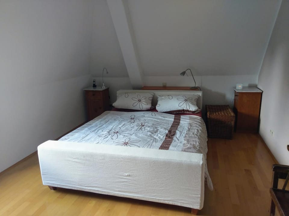 Bed, Bedroom
