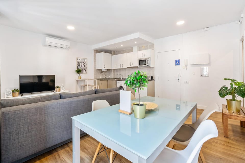TV and multimedia, Living room, Dining area