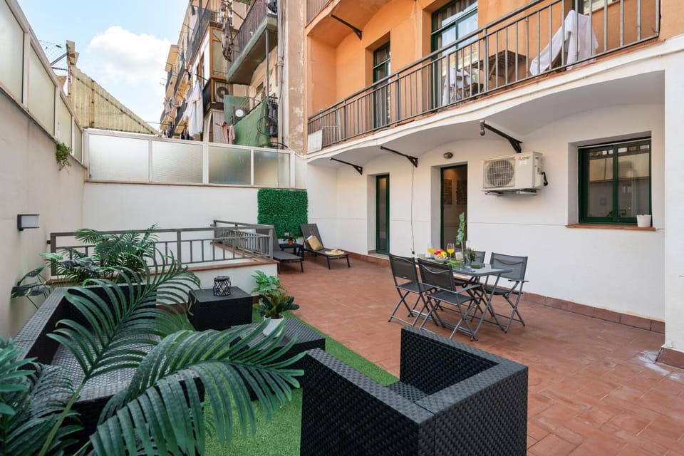 Patio, Day, Balcony/Terrace