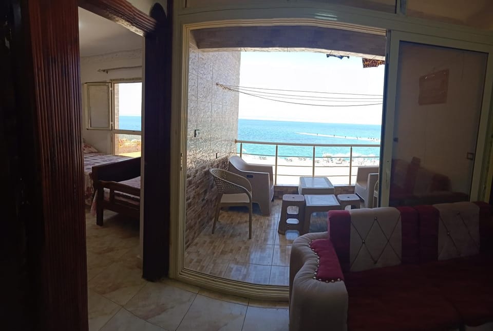 Natural landscape, View (from property/room), Balcony/Terrace, Living room, Seating area, Sea view