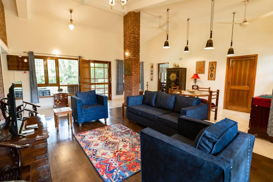 Communal lounge/ TV room, TV and multimedia, Kitchen or kitchenette, Living room, Seating area, Dining area, Evening entertainment