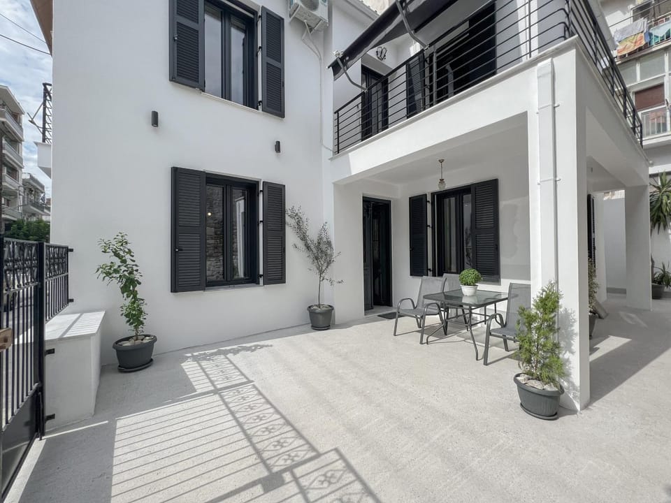 Property building, Facade/entrance