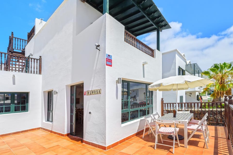 Property building, Facade/entrance, Balcony/Terrace