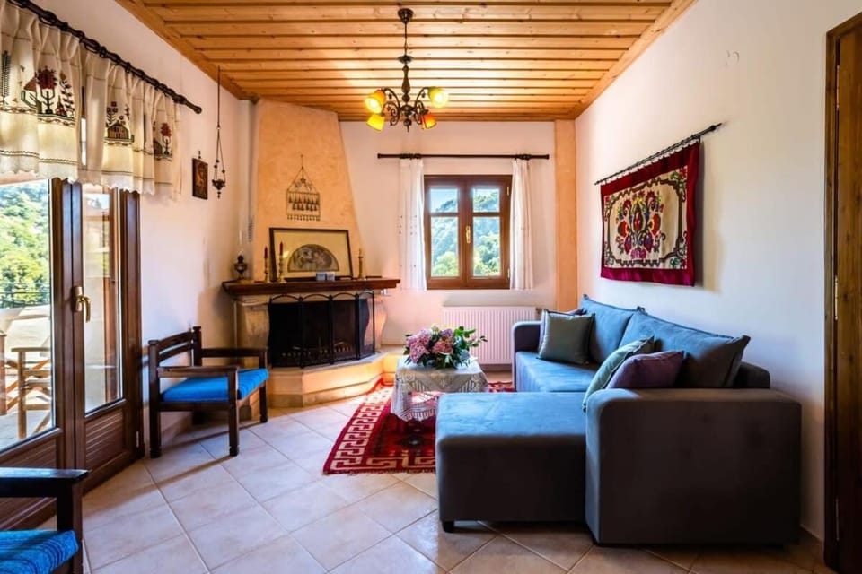 Living room, Seating area, fireplace