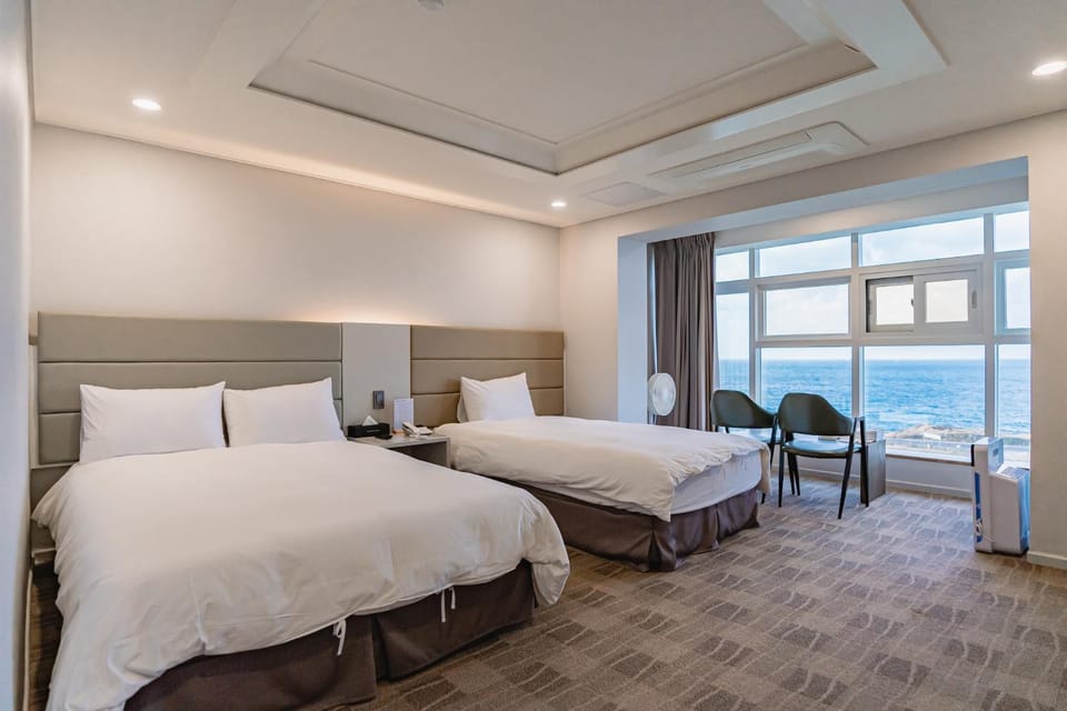 Bed, Sea view