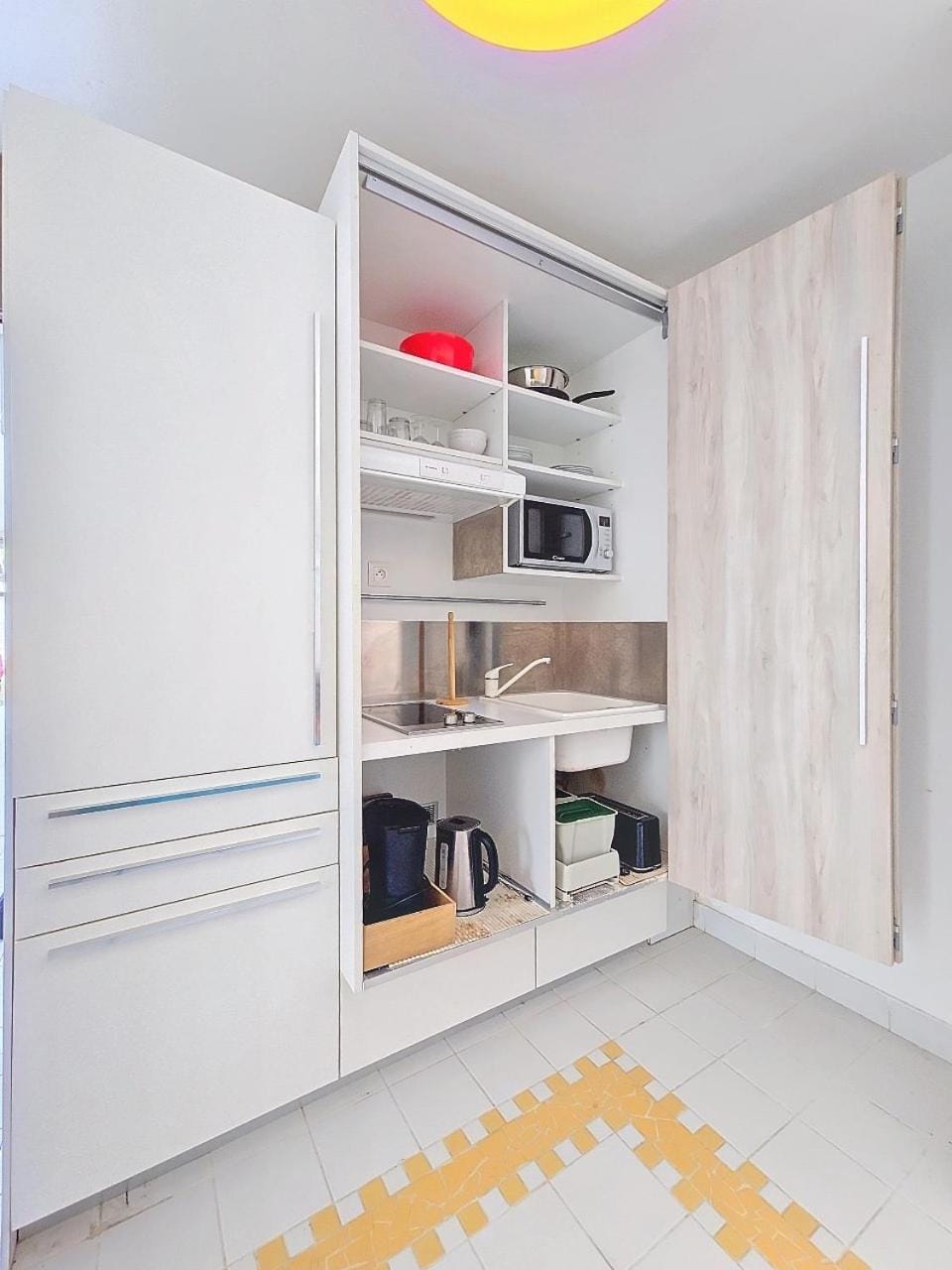 Coffee/tea facilities, Kitchen or kitchenette