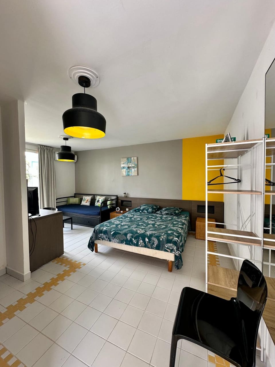 Bed, Photo of the whole room, Bedroom