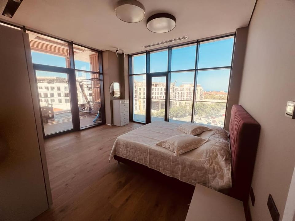 Bedroom, City view, Sea view, Street view