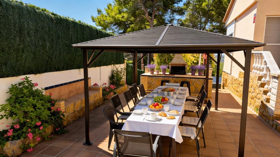 Villa Sitges Ilusión 15 minutes by car from Sitges Sleeps 16 people XXL swimming pool Villa in Garraf