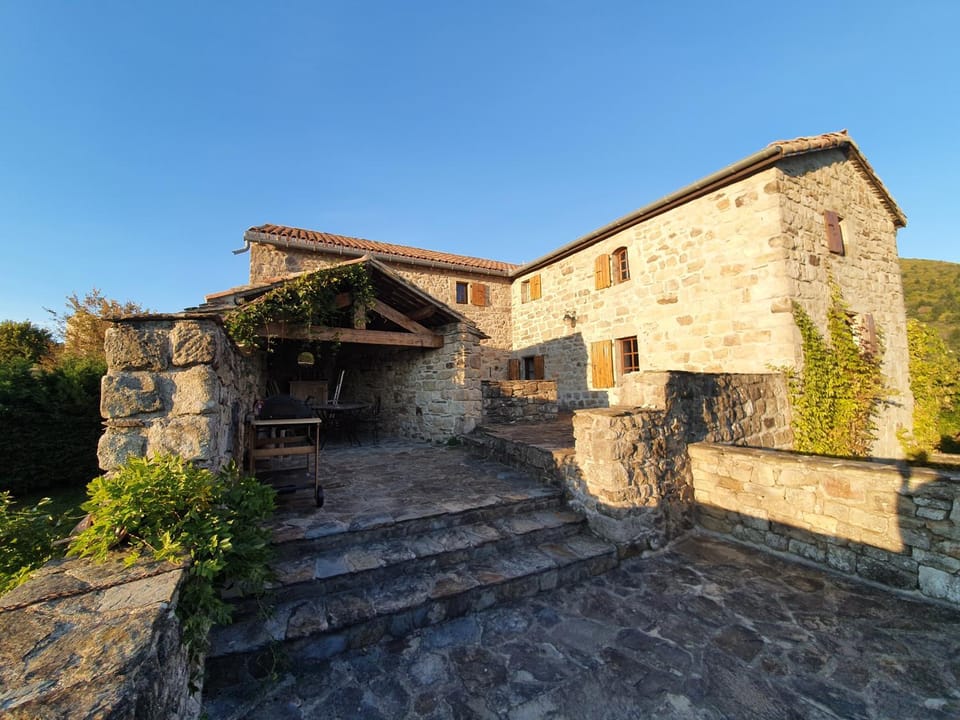 Mas Des Terrasses House in Auvergne-Rhône-Alpes