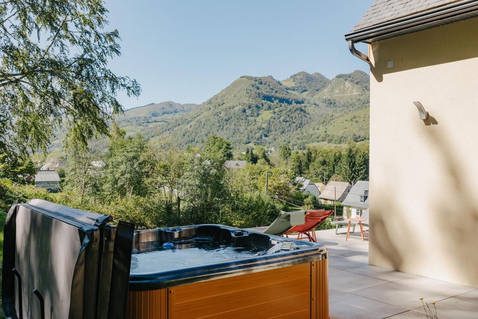 View (from property/room), Mountain view
