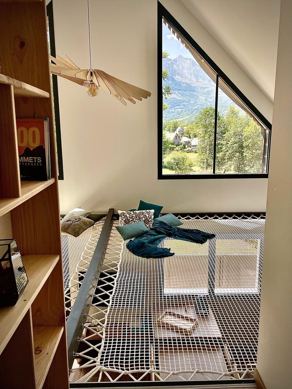 Living room, Mountain view