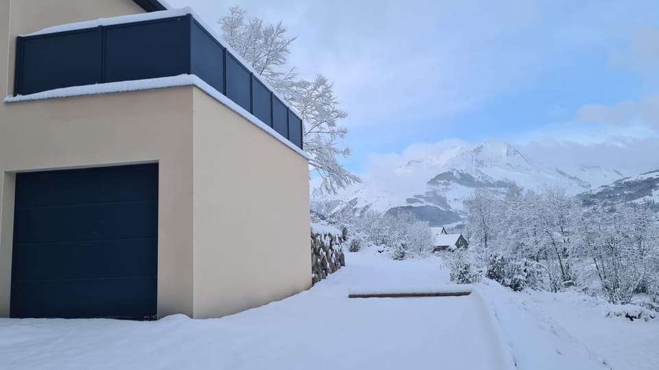 Property building, View (from property/room), Garden view, Mountain view
