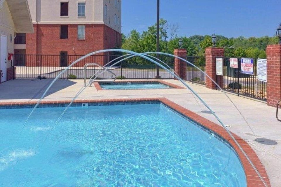 Hot Tub, Swimming pool