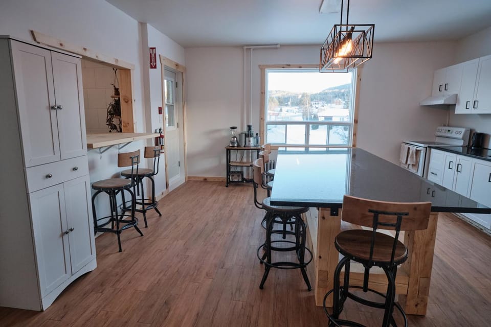 Balcony/Terrace, Kitchen or kitchenette, Banquet/Function facilities, Dining area, Communal kitchen, River view, dishwasher, minibar, pet friendly, stove