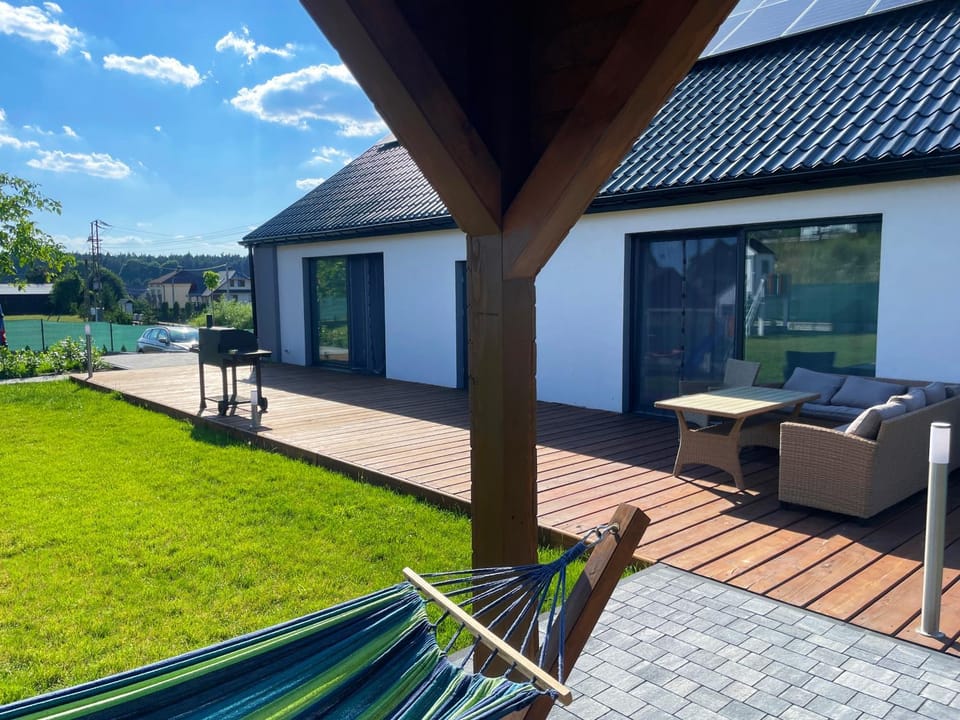 Property building, Patio, Natural landscape, Garden, Garden view, sunbed