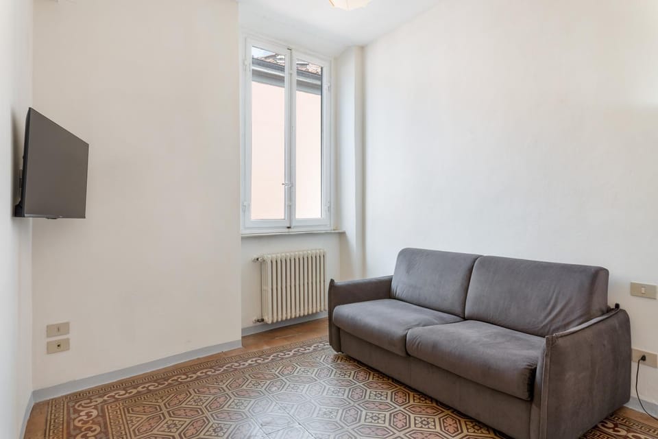 Communal lounge/ TV room, TV and multimedia, Living room, Seating area, internet