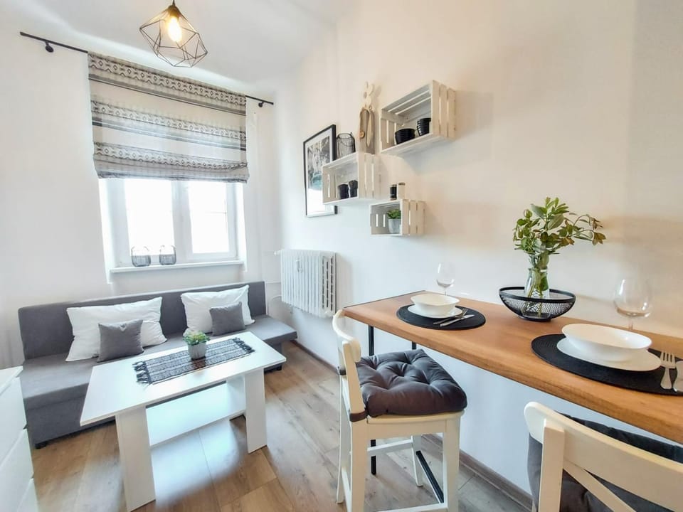Seating area, Dining area, Breakfast