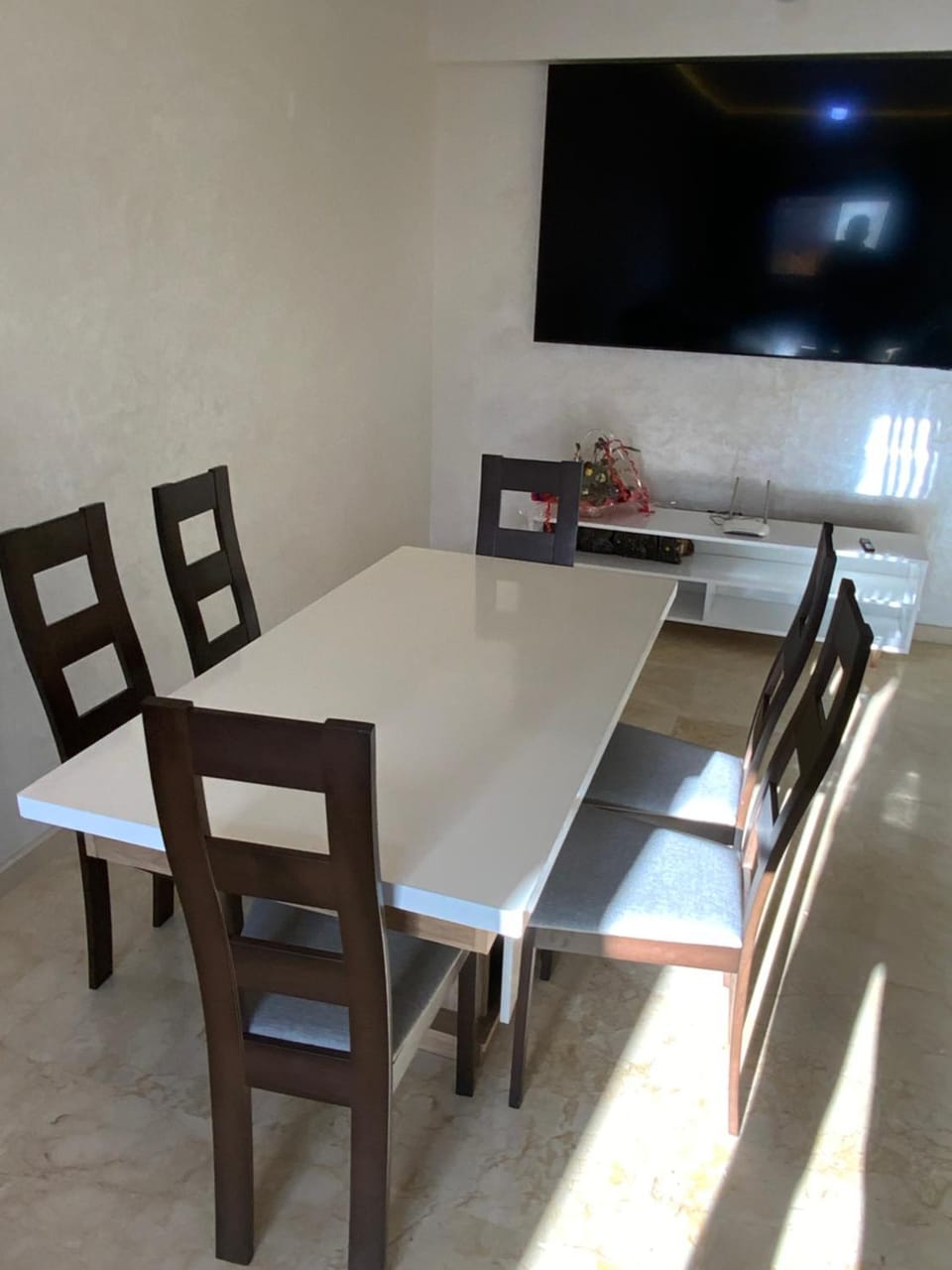 TV and multimedia, Dining area