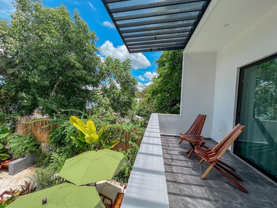 Garden, Balcony/Terrace