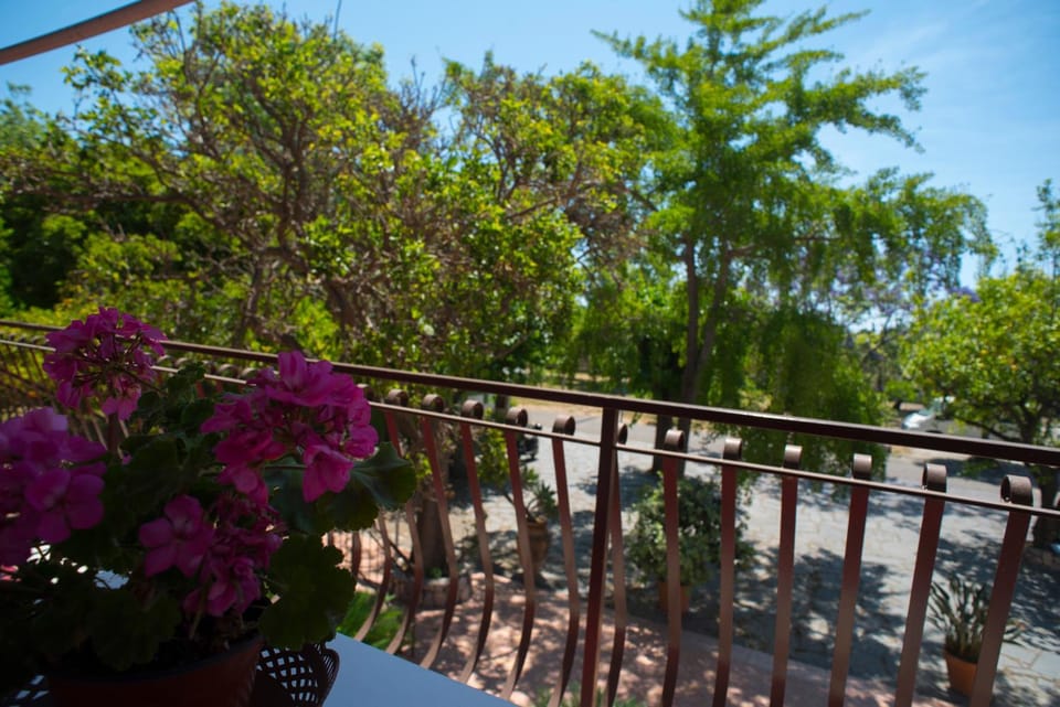 View (from property/room), Internal: Not applicable to any particular room