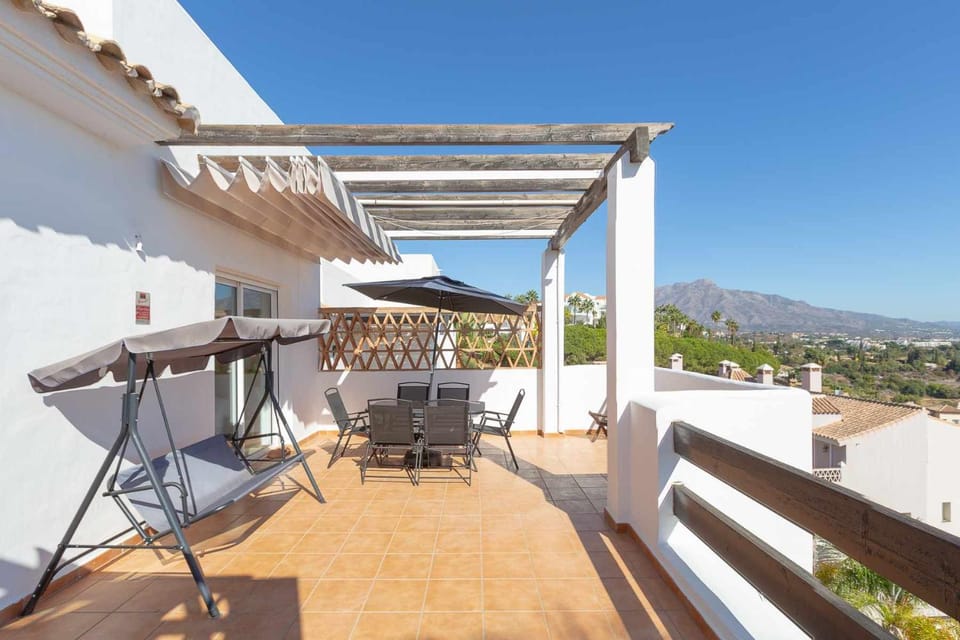 Day, View (from property/room), Balcony/Terrace, Seating area, Dining area, Mountain view