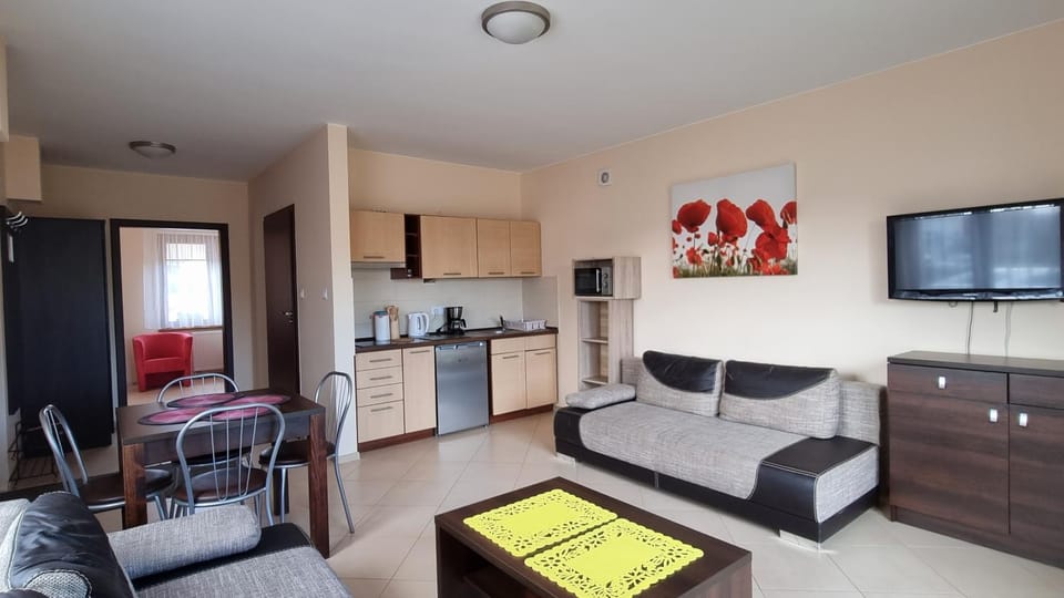 Communal lounge/ TV room, Kitchen or kitchenette