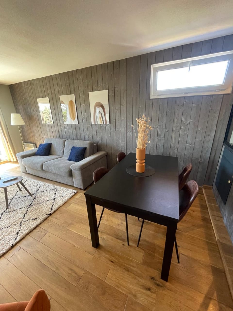 Mizar, Joli appt rénové avec parking et balcon Apartment in Courseulles-sur-Mer