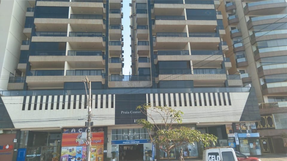 apartamento em edifício de frente para o mar na praia do morro Guarapari Apartment in Guarapari