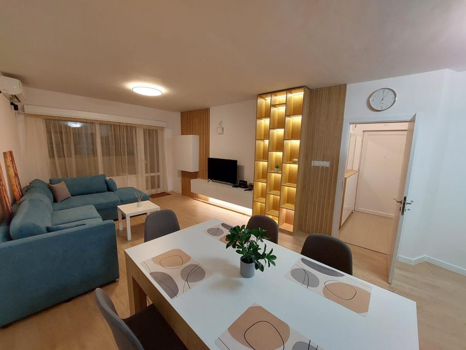 Communal lounge/ TV room, TV and multimedia, Living room, Seating area