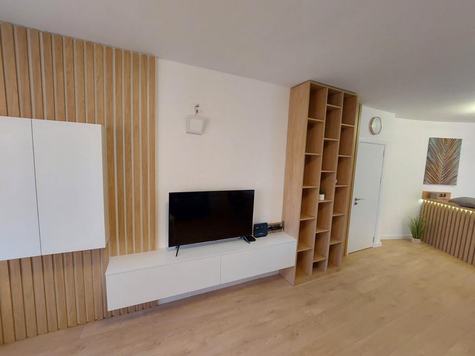 Communal lounge/ TV room, TV and multimedia, Living room, Seating area