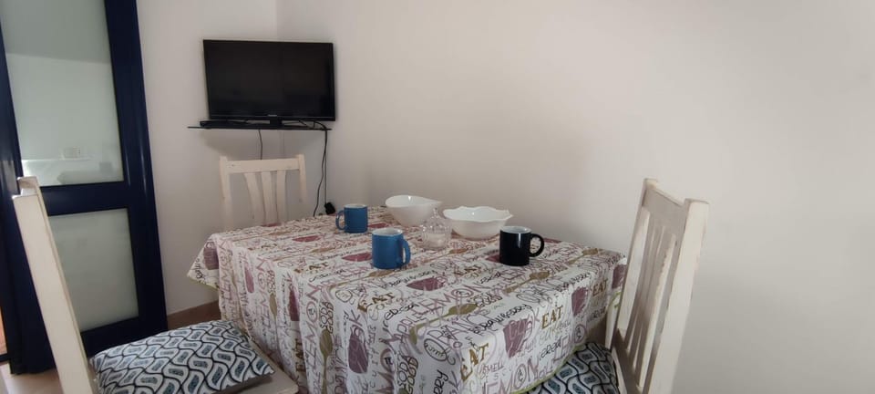 TV and multimedia, Coffee/tea facilities, Dining area