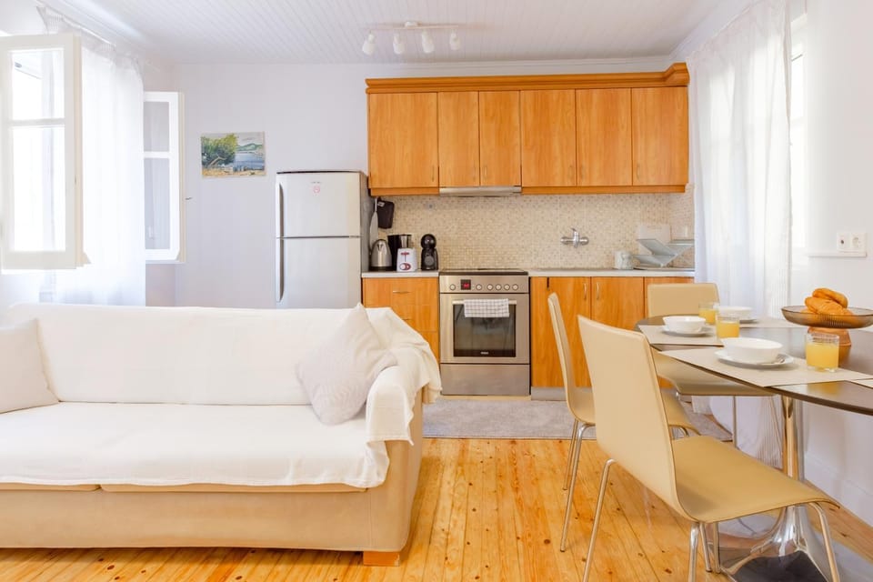 Kitchen or kitchenette, Living room, Dining area