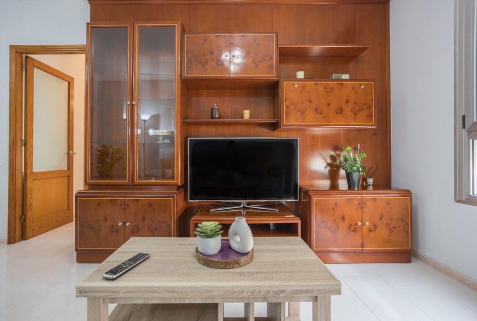 Flatguest Las Canteras Beach 10 + Wifi + 5 Pax Apartment in Las Palmas de Gran Canaria