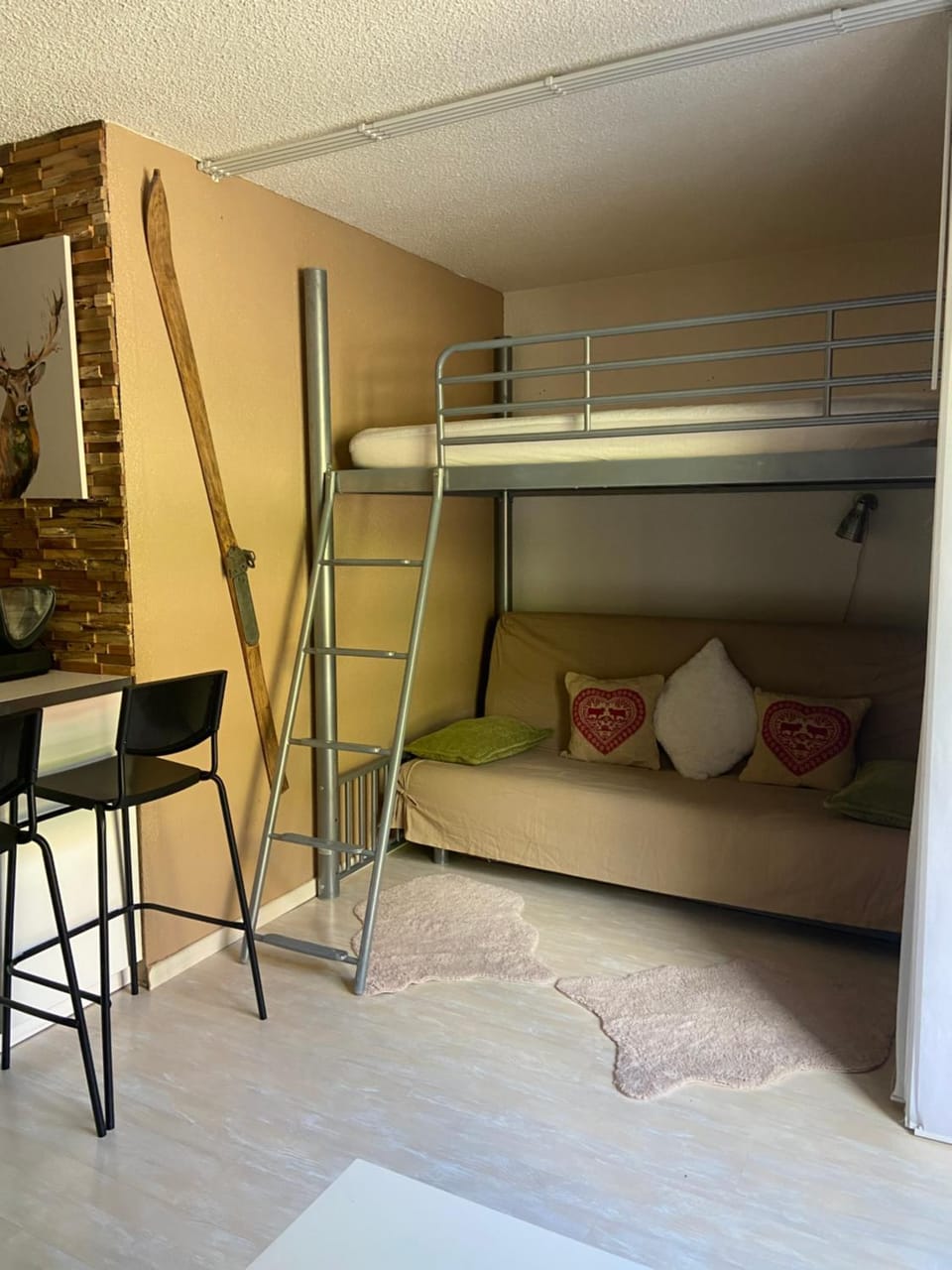 Bed, bunk bed