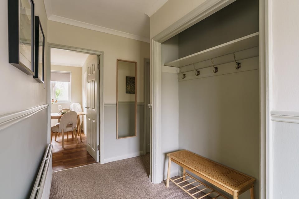 Hillcrest - Central 2 Bed Flat with Parking Apartment in Bowness-on-Windermere