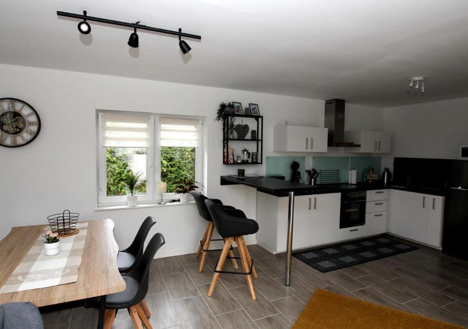 Kitchen or kitchenette, Living room, Seating area